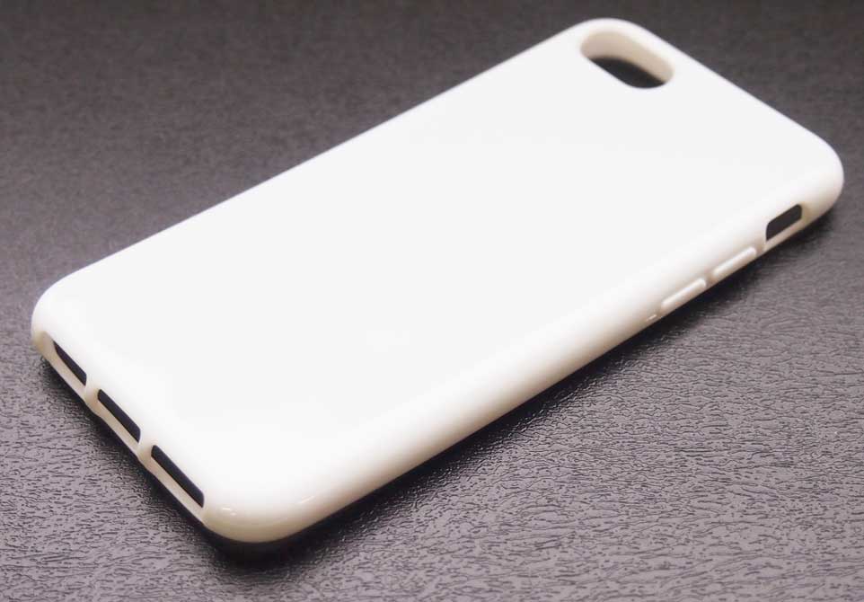 手になじむ柔らかさ。TPU製スマホケース