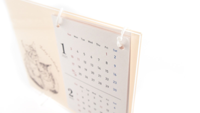 オリジナルの卓上カレンダーを製作ならヨツバ印刷がオススメ。1個からOK!記念品やプレゼントのノベルティに最適な卓上カレンダーのオリジナル製作