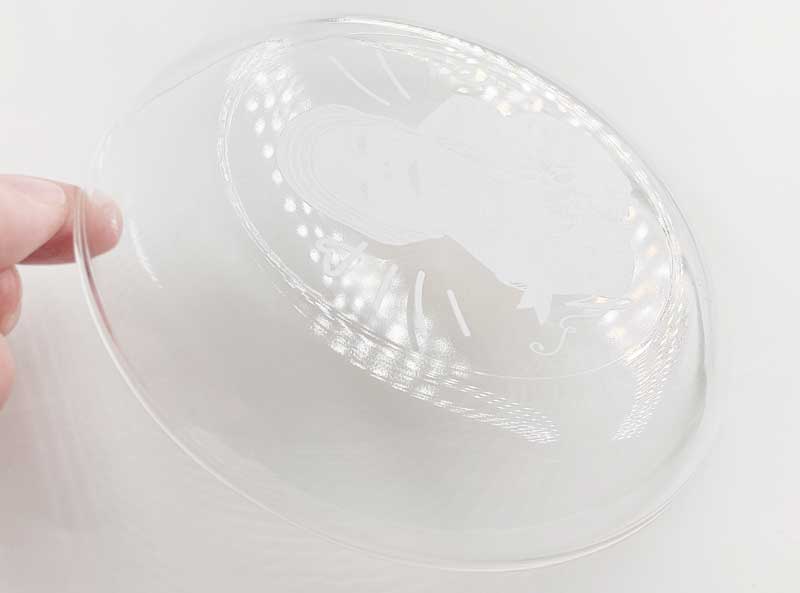 オリジナルのガラス皿は裏面プリントで衛生的です。