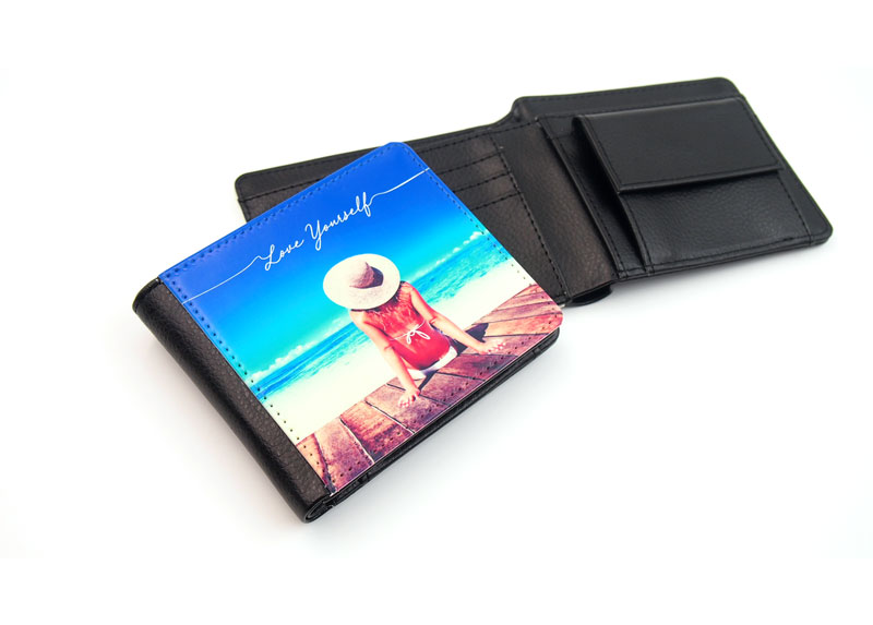 もちろん作成は無料！専用ソフトなして簡単にオーダーメイド財布が作れます。