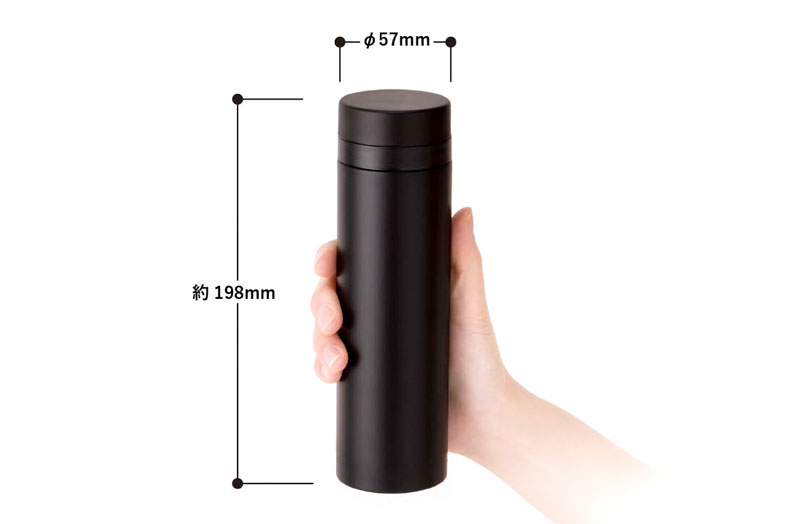 カバンにも入れやすいスリムボディ。ランチタイムにぴったりの300mlサイズ