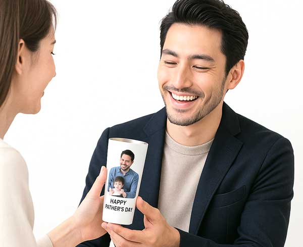 スマホで簡単！父の日に贈る写真入りプレゼントが1個から作れる