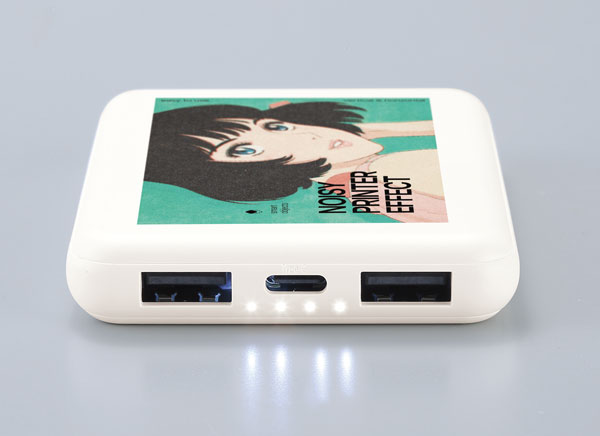 インジケーター付きで残量確認も安心なモバイルバッテリー