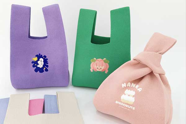 オールシーズン使えるポリエステル素材!伸縮性抜群のニットバッグ