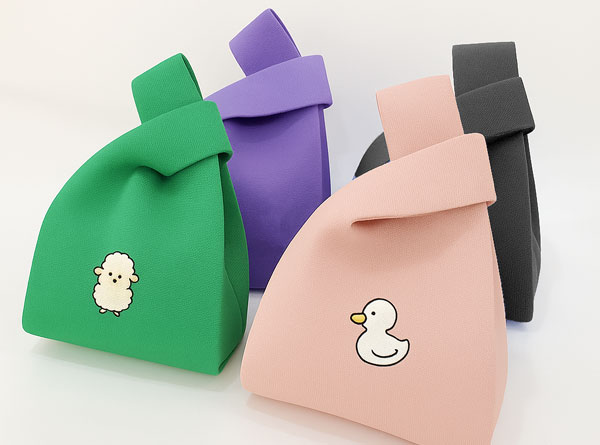 小さいのにたくさん入る!便利で大容量なハンドバッグ