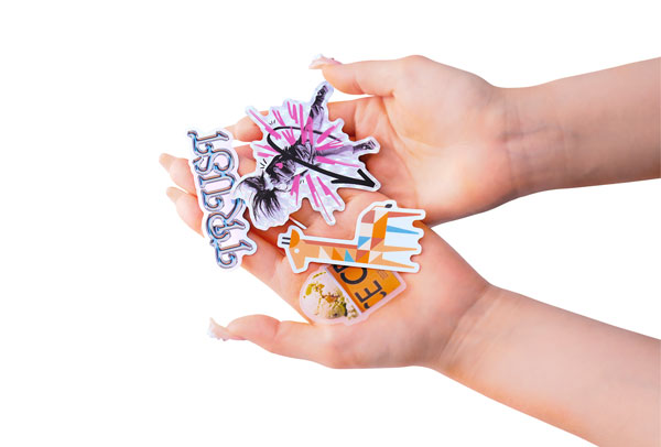 オリジナルステッカーを1枚から作成！丈夫で水に強いフィルム素材を使用