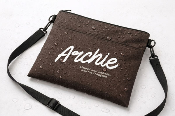 雨の日やアウトドアでも安心！撥水加工で水や汚れに強い高機能バッグ