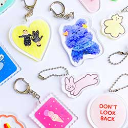 アクリルキーホルダーでアクリルグッズをオリジナル作成｜oshikatsu｜acryl｜akkii
