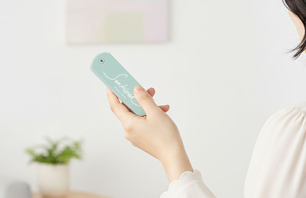 コンパクトで持ち運びやすい折りたたみコーム