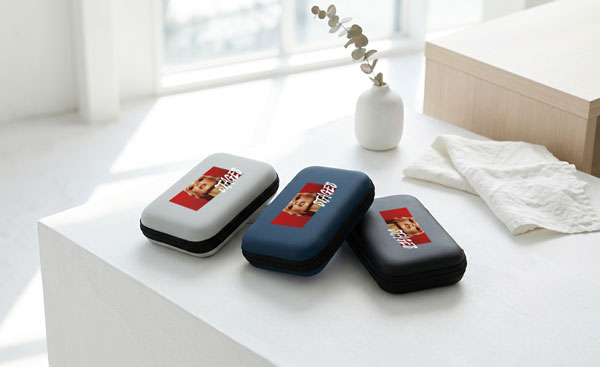 シンプルで使いやすいデザインのオリジナルガジェットケース