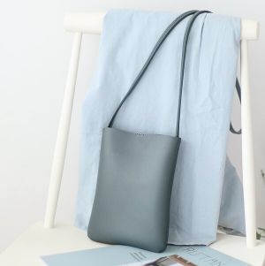 スモーキーブルー